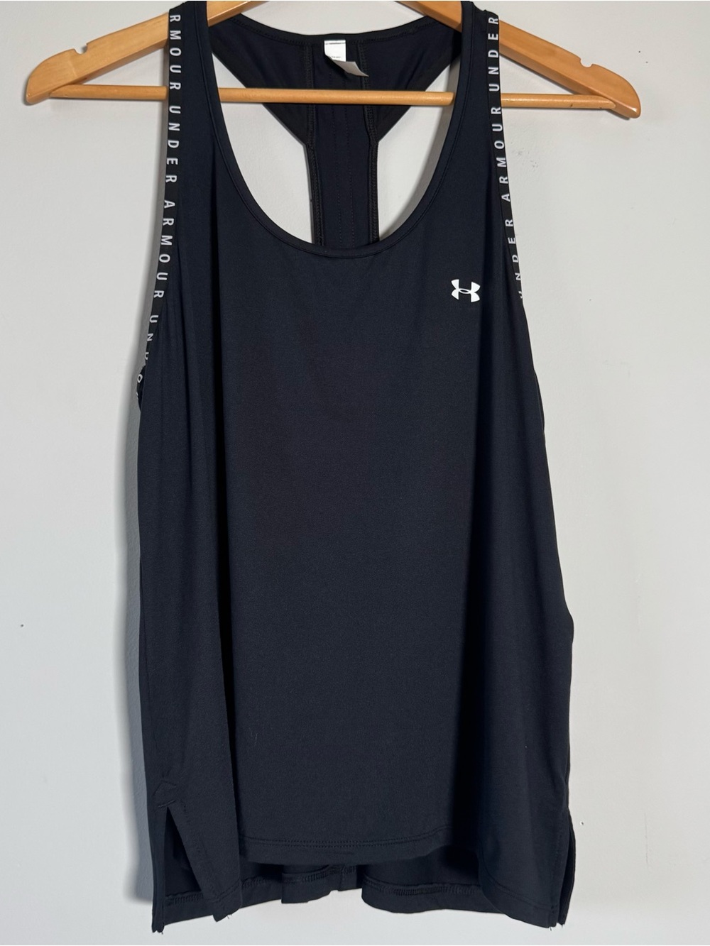 Under Armour Women’s Black Racerback Tank Top Large